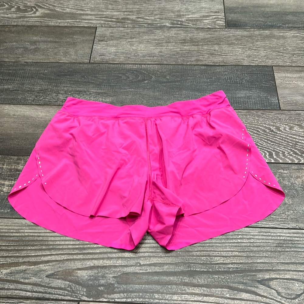 26. Lulu Fast & Free Reflective HR Short